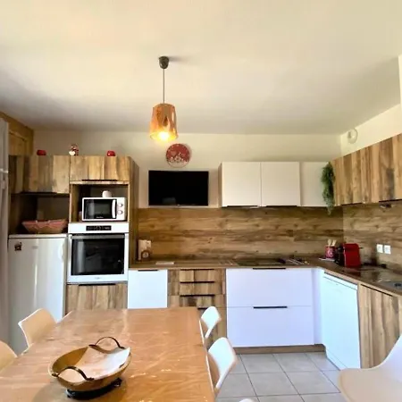 Chalet Renove 7 Pers Avec Terrasse, Local Et Parking Gratuit - Fr-1-504-70 *
